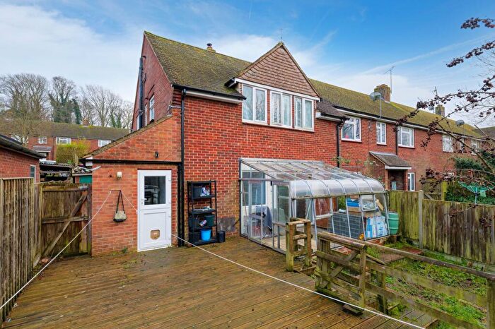 3 Bedroom Semi Detached House For Sale In The Grove, Barham, CT4