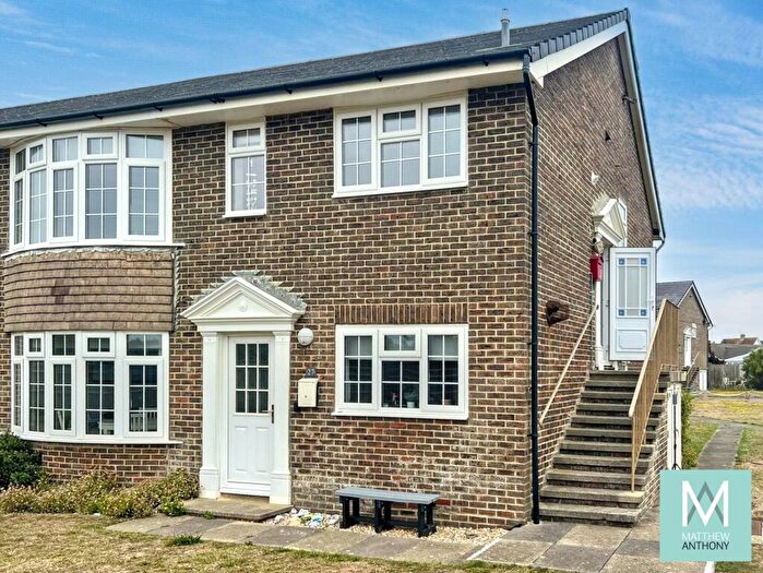 2 Bedroom Flat To Rent In Ferring Marine, Ferring, BN12