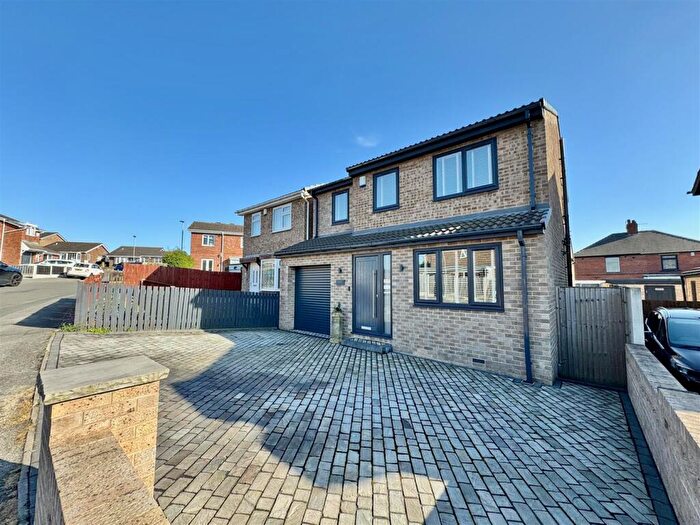 3 Bedroom Detached House For Sale In Cloverlands Drive, Staincross, Barnsley, S75