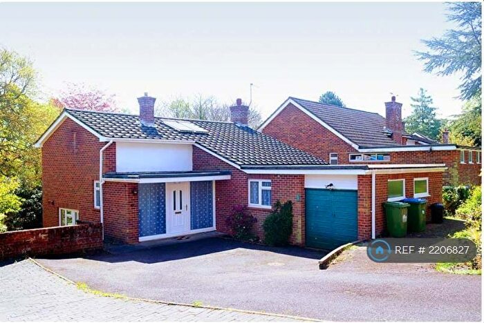 5 Bedroom Detached House To Rent In Woodview Close, Southampton, SO16