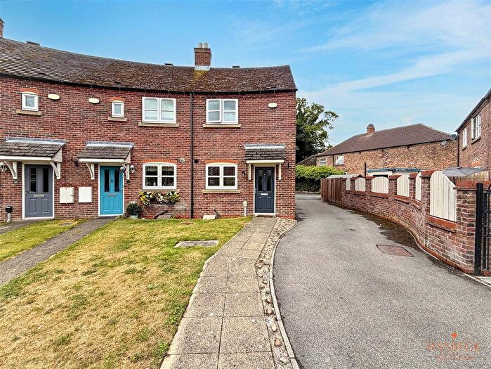 3 Bedroom End Terrace House For Sale In All Saints Mews, Preston, Hull, HU12