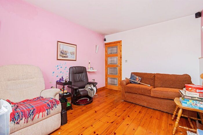 3 Bedroom Semi-detached Bungalow For Sale In Brixham Road, Paignton, TQ4