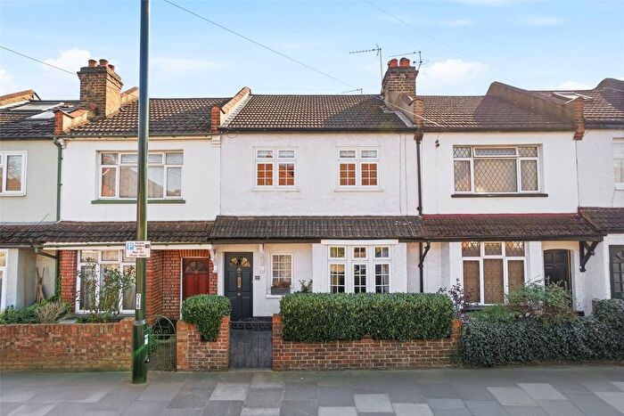3 Bedroom Terraced House For Sale In Shacklegate Lane, Teddington, TW11