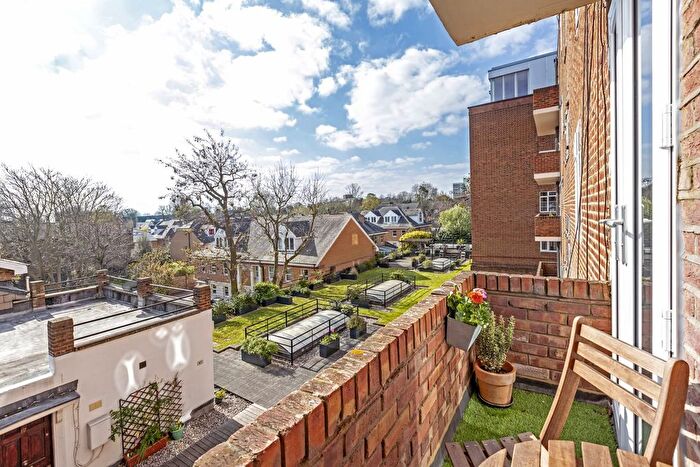 1 Bedroom Flat To Rent In Millbrooke Court, Putney, SW15