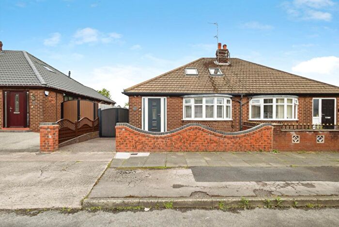 3 Bedroom Semi-Detached House For Sale In Auburn Road, Denton, Manchester, Greater Manchester, M34