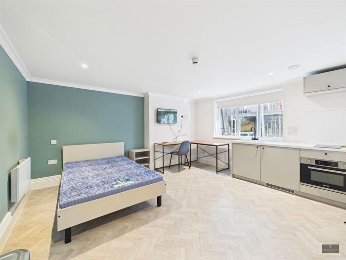 1 Bedroom Flat To Rent In Brights House, Bournemouth, BH1