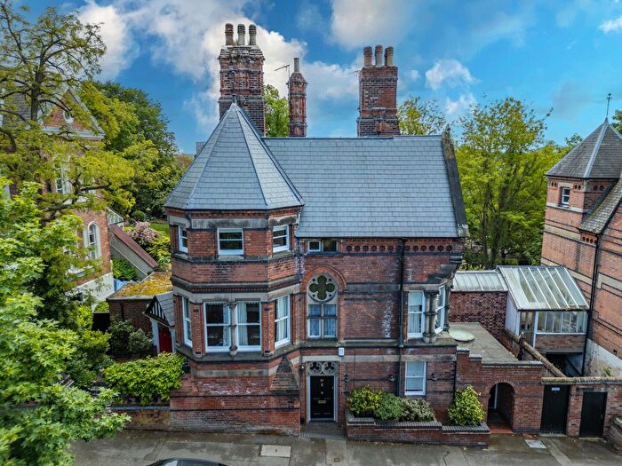 2 Bedroom Flat For Sale In Lenton Road, The Park, Nottingham, NG7