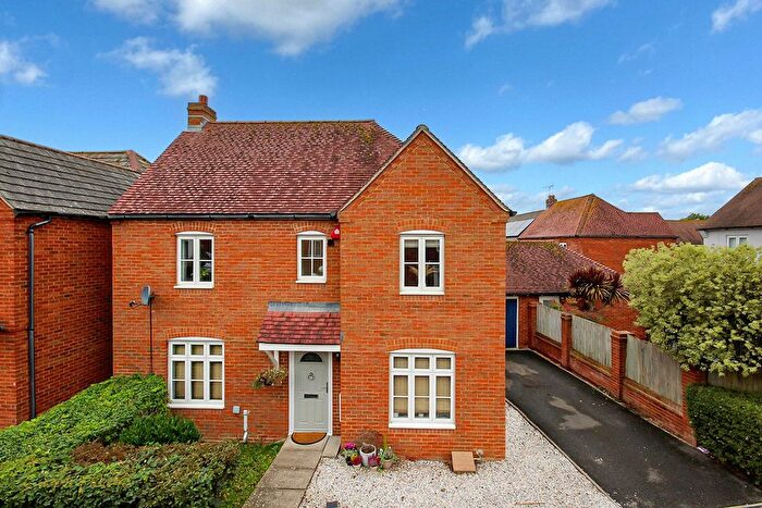 3 Bedroom Detached House For Sale In William Olders Road, Angmering, BN16