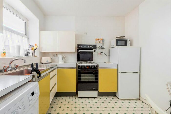 2 Bedroom Flat For Sale In "Channings, " Kingsway, Hove, BN3