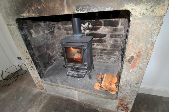 2 Bedroom Cottage To Rent In Hamer Terrace, Summerseat, Bury, BL9