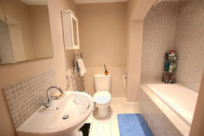 1 Bedroom Flat To Rent In Bellefield Avenue, West End, DD1