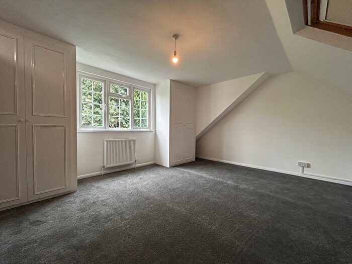 5 Bedroom Property To Rent In Westfield Avenue, Woking Surrey, GU22