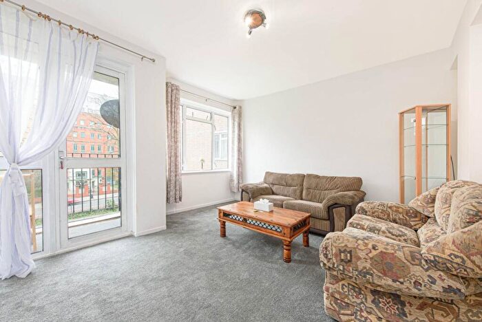 2 Bedroom Flat To Rent In Shoot Up Hill, Kilburn, London, NW2