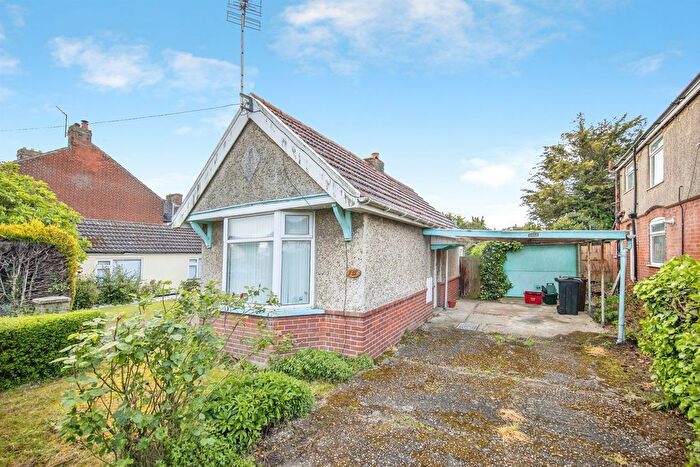 1 Bedroom Detached Bungalow For Sale In Main Road, Harwich, CO12