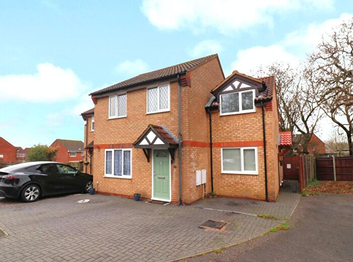 3 Bedroom Semi Detached House For Sale In Woodstock Close, Hedge End, SO30