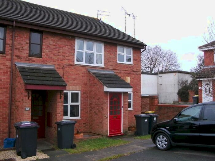 2 Bedroom Flat To Rent In Barnwell Drive, Hockley, Essex, SS5