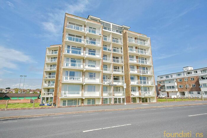 2 Bedroom Flat For Sale In West Parade, Bexhill-On-Sea, TN39