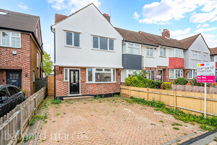 4 Bedroom Detached House To Rent In Hughenden Road, Worcester Park, KT4