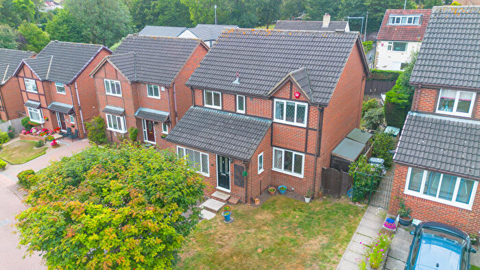 4 Bedroom Detached House For Sale In Well Holme Mead, Leeds, LS12