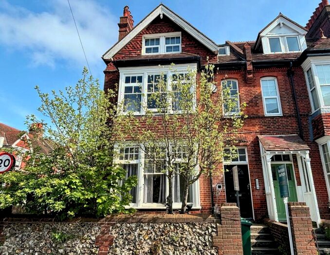 Flat To Rent In Old Shoreham Road, Brighton, BN1