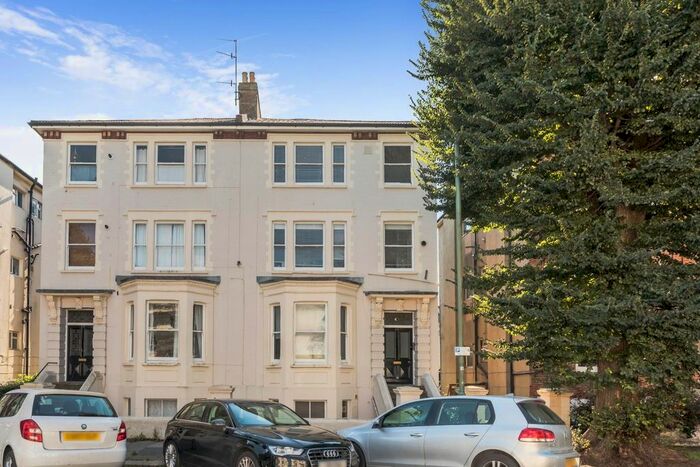 3 Bedroom Flat To Rent In Clarendon Villas, Hove, BN3