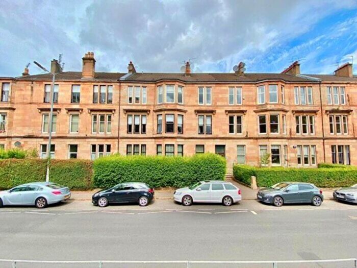 3 Bedroom Flat To Rent In Tantallon Road, Glasgow, G41