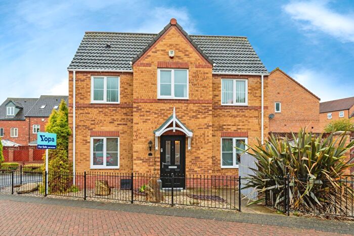 3 Bedroom Semi-Detached House For Sale In Pearwood Close, Rotherham, S63