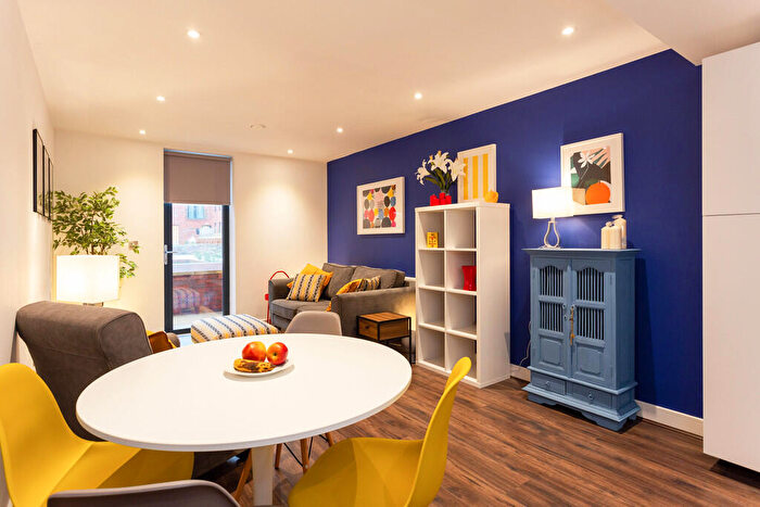 2 Bedroom Apartment To Rent In Moreton House, Moreton Street, Birmingham, B1