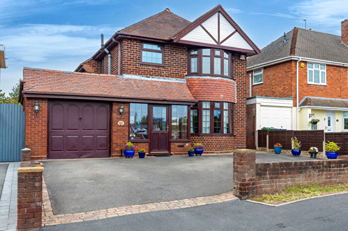 4 Bedroom Detached House For Sale In Wall Heath Village, Maidensbridge Road, DY6