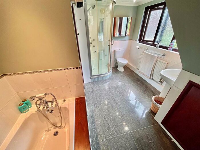 5 Bedroom House For Sale In Main Road, Ormesby, Great Yarmouth, NR29