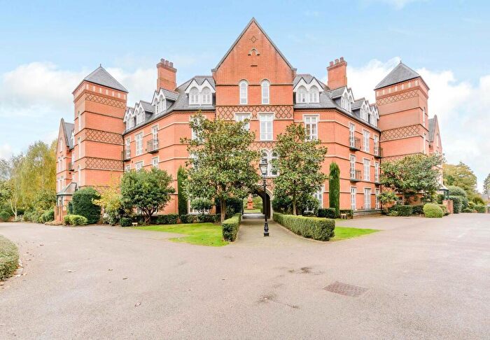 2 Bedroom Flat To Rent In Holloway Drive, Virginia Water, Surrey, GU25