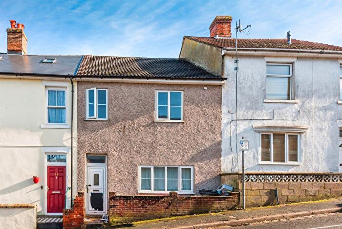 5 Bedroom Terraced House For Sale In Dover Street, Swindon, SN1