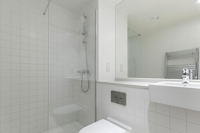 2 Bedroom Flat To Rent In Victoria Road, Rehearsal Rooms, W3