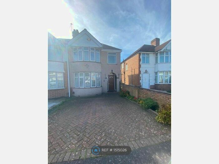 4 Bedroom Semi-Detached House To Rent In Hayes, Hayes, UB3
