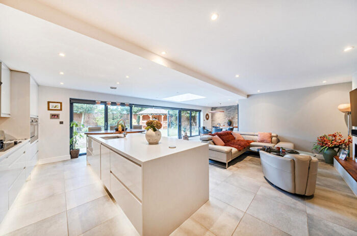 5 Bedroom Detached House For Sale In Waterperry Lane, Chobham, Woking, GU24