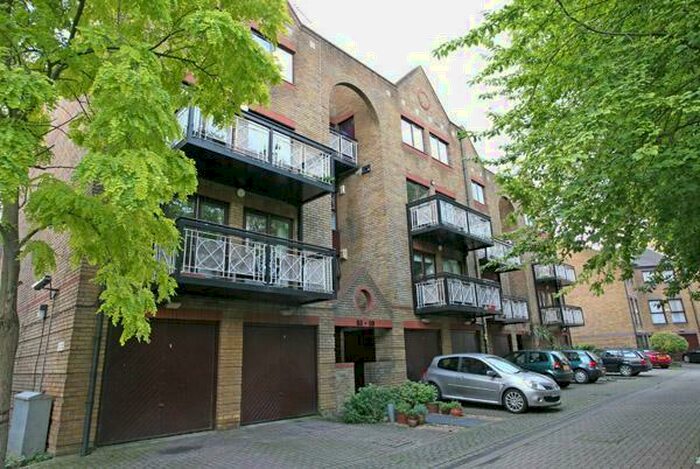 4 Bedroom Flat To Rent In Goodhart Place, London, E14