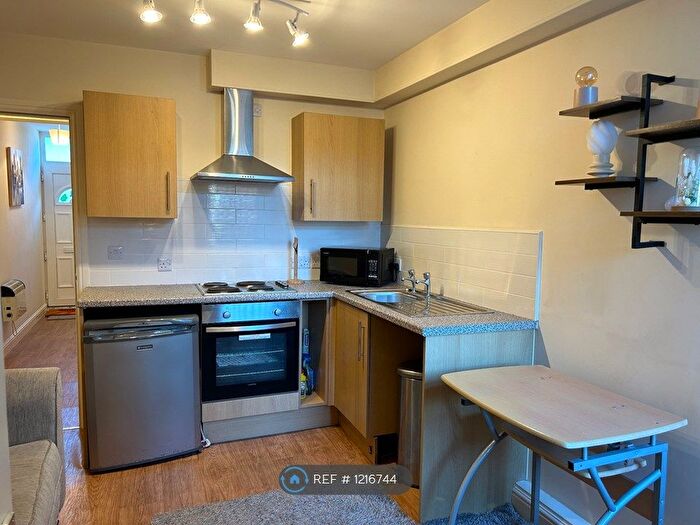 1 Bedroom Flat To Rent In Laneham Street, Scunthorpe, DN15