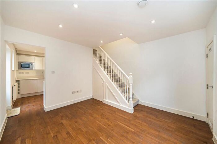 1 Bedroom Flat For Sale In Brownhill Road, Hither Green, SE6