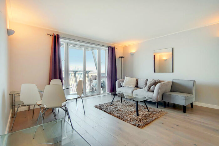 2 Bedroom Apartment To Rent In Hutchings Street, London, E14