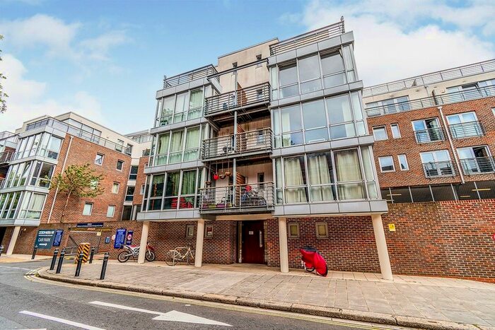 2 Bedroom Flat To Rent In Admiralty Road, Portsmouth, PO1