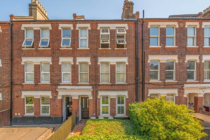 2 Bedroom Flat To Rent In Coldharbour Lane, Camberwell, SE5