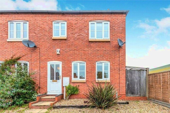 3 Bedroom Town House To Rent In Firth Park, Uppingham, Rutland, LE15