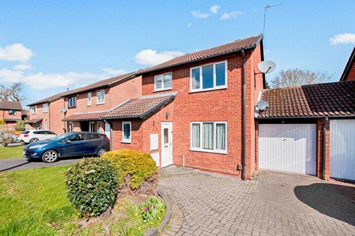 3 Bedroom Detached House To Rent In Highdown Crescent, Solihull, B90