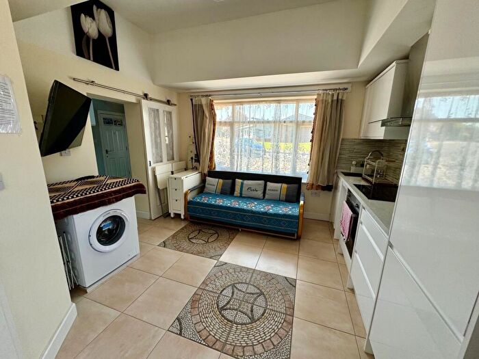 1 Bedroom House To Rent In Clover Road, B29