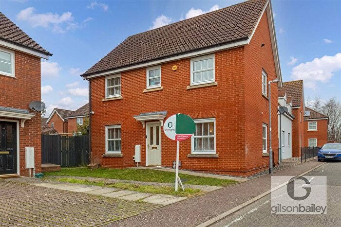 3 Bedroom Semi-Detached House For Sale In Mountbatten Drive, Norwich, NR6