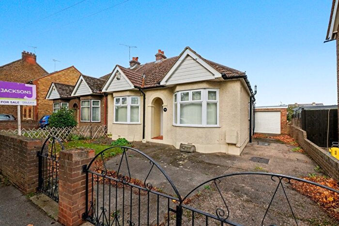 2 Bedroom Semi Detached Bungalow For Sale In Wakeley Road, Rainham, ME8
