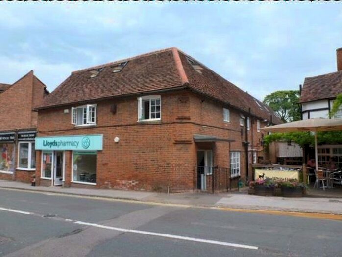 2 Bedroom Apartment To Rent In High Street, Welwyn, AL6
