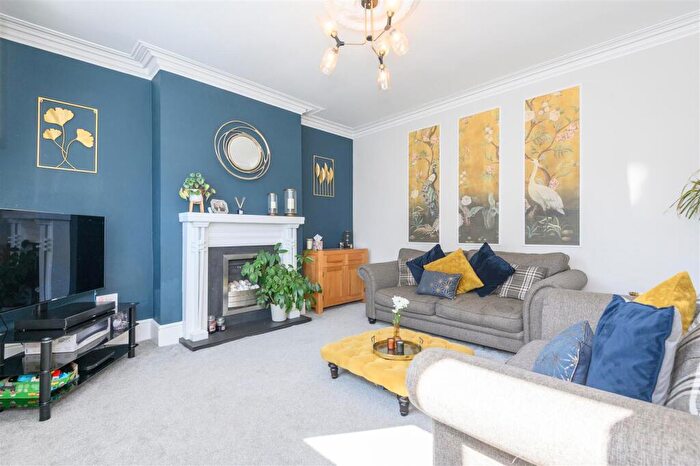 4 Bedroom Detached House For Sale In Sunnyleigh, St. Giles Road Halifax, Yorkshire, HX3