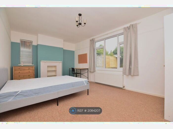 4 Bedroom Semi-Detached House To Rent In Ambleside Avenue, Bristol, BS10