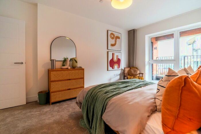 1 Bedroom Apartment For Sale In Bronze Walk, Erith, DA8